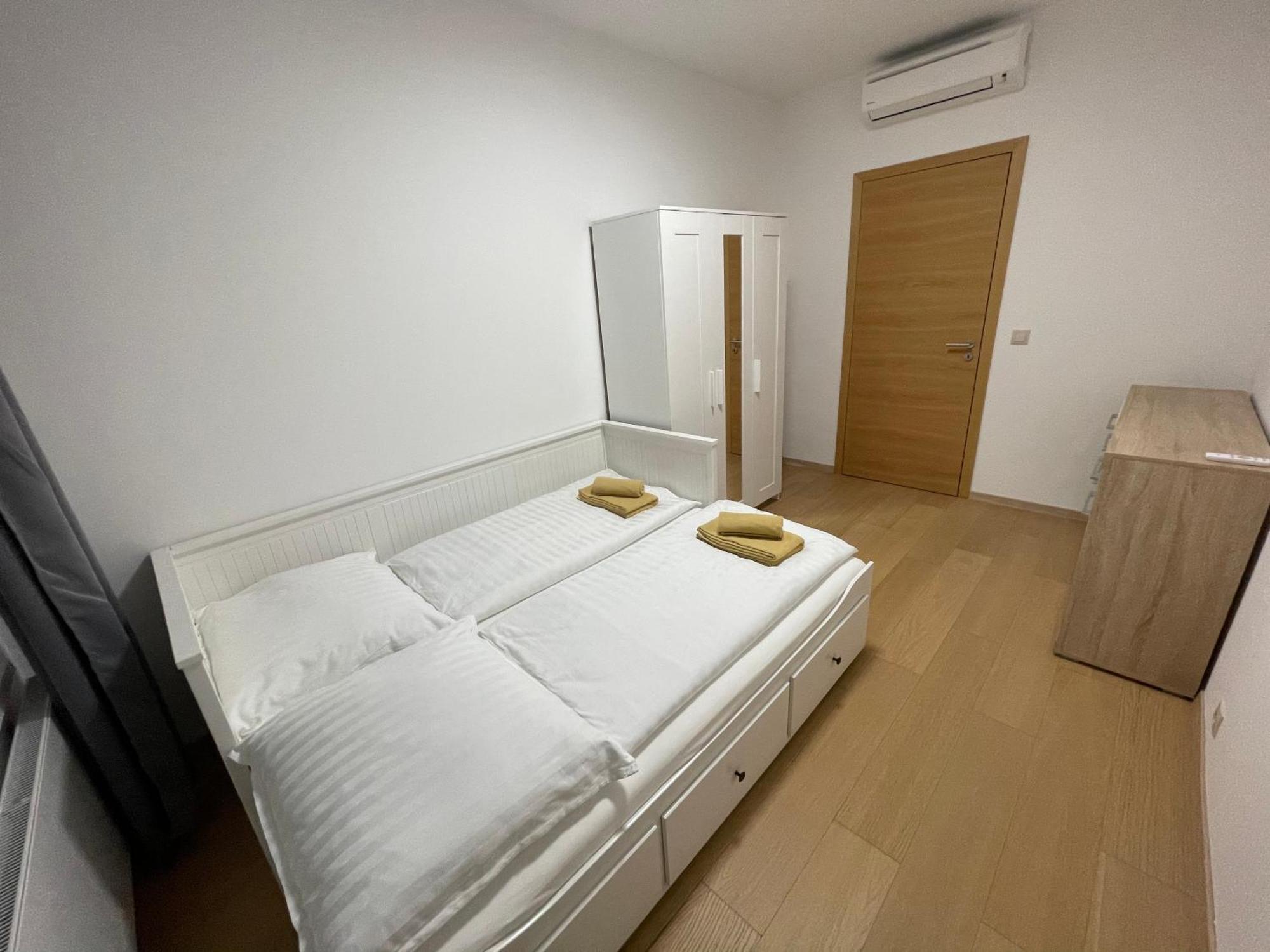 Sag Panorama City Apartment 3 Rooms Free Parking Free Wifi Bratislava Luaran gambar